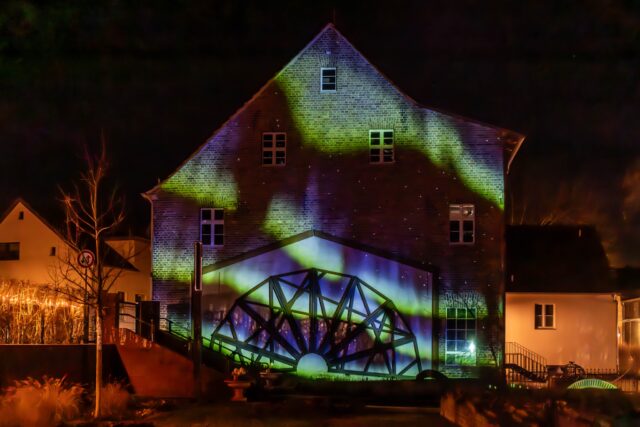 NEU 🌟

Das Video-Mapping an der Alten Wassermühle ist eine Neuheit in diesem Jahr, die ihr euch unbedingt anschauen solltet!

📸 Hella Wittenberg